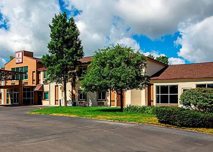 Seasons Inn Traverse City